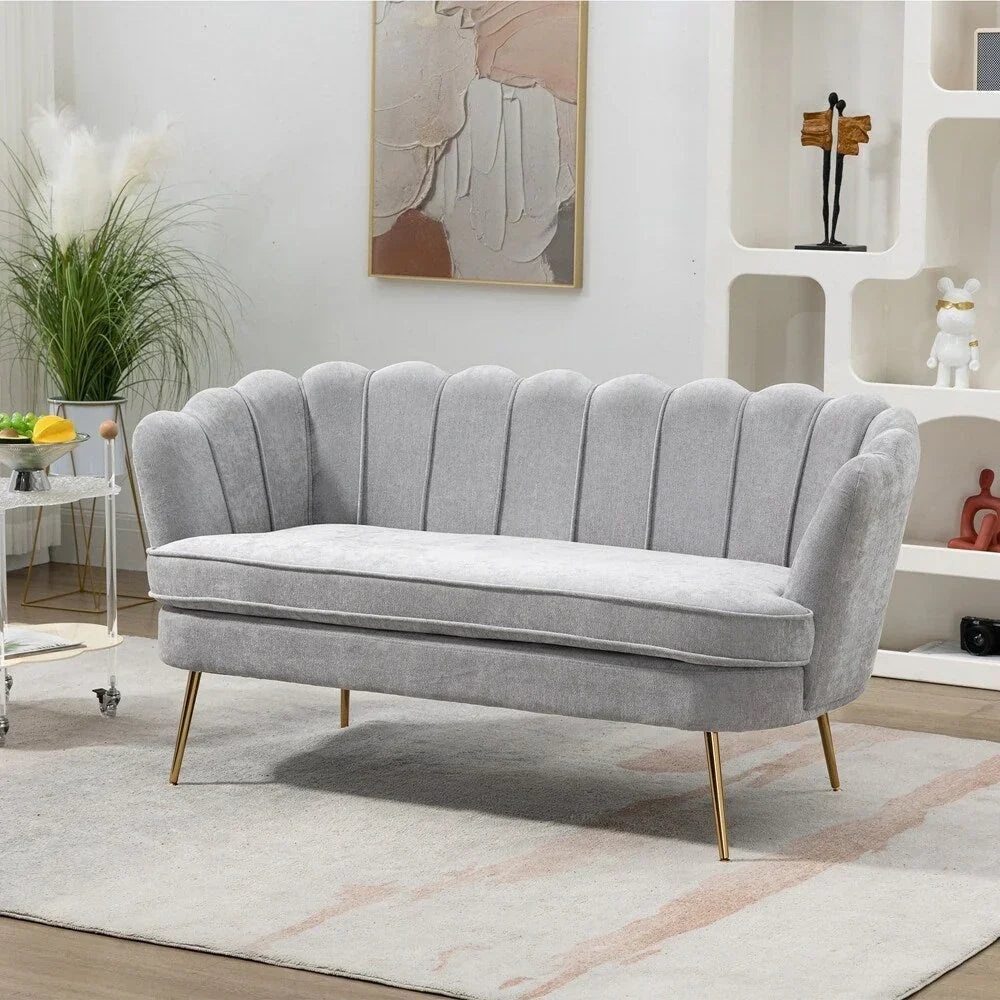 Mała dwuosobowa sofa do pokoju ze złotymi metalowymi nogami - 2 miejsca