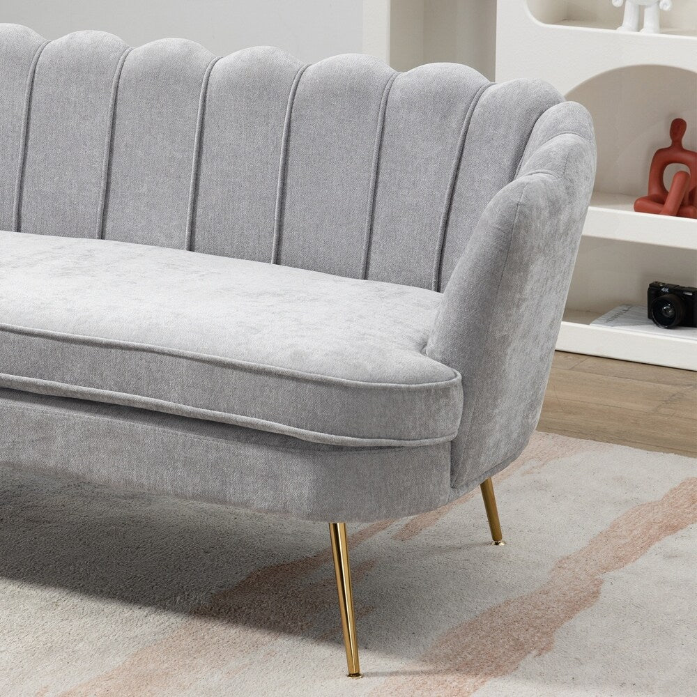 Mała dwuosobowa sofa do pokoju ze złotymi metalowymi nogami - 2 miejsca