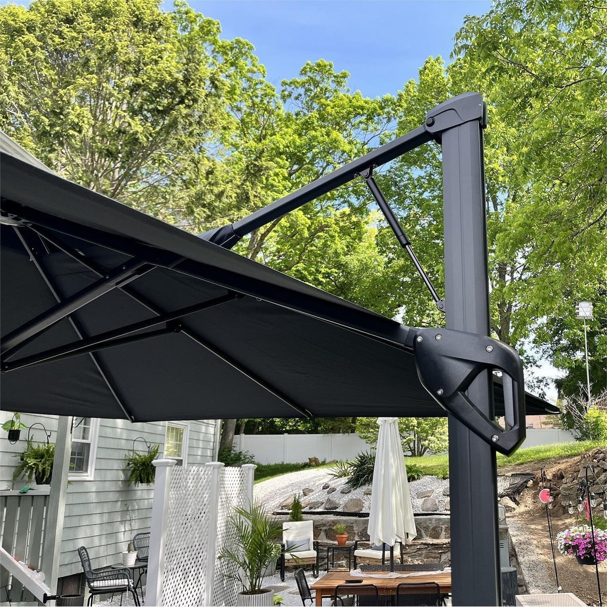 MAISON ARTS 12-stopniowy automatyczny hydrauliczny parasol wspornikowy, aluminiowy słup, obrót o 360 stopni