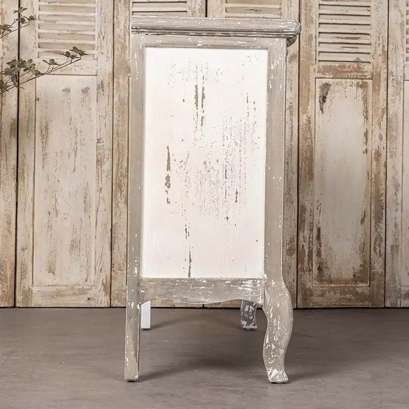 Drewniane szafki w stylu vintage