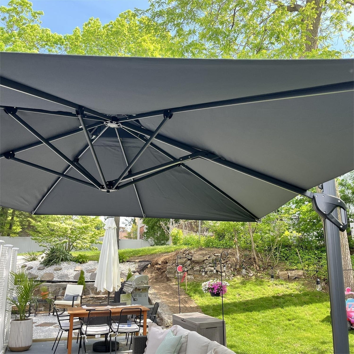 MAISON ARTS 12-stopniowy automatyczny hydrauliczny parasol wspornikowy, aluminiowy słup, obrót o 360 stopni