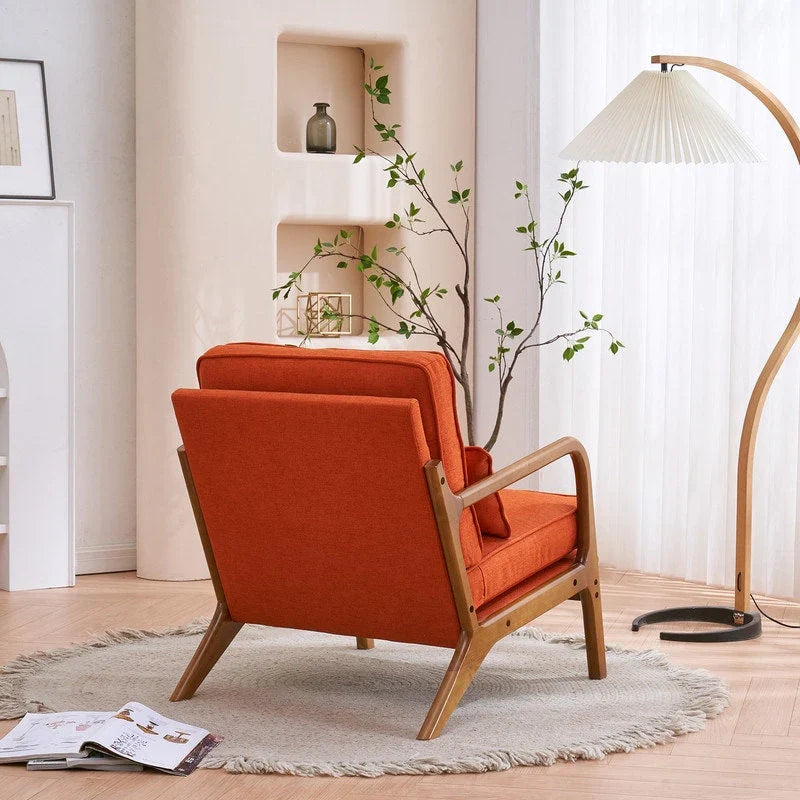 Tapicerowany fotel w stylu Mid-Century Modern