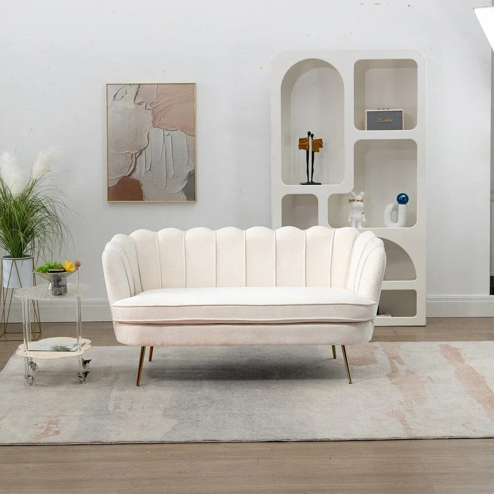 Mała dwuosobowa sofa do pokoju ze złotymi metalowymi nogami - 2 miejsca