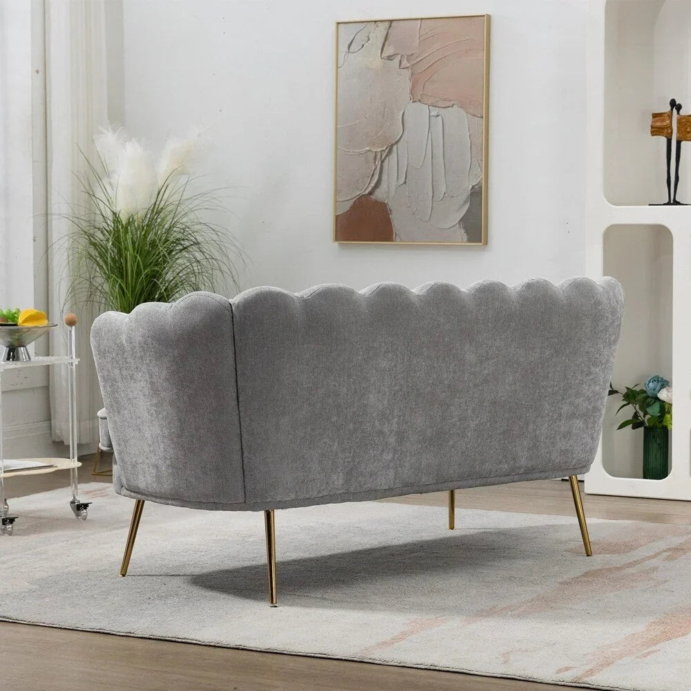 Mała dwuosobowa sofa do pokoju ze złotymi metalowymi nogami - 2 miejsca
