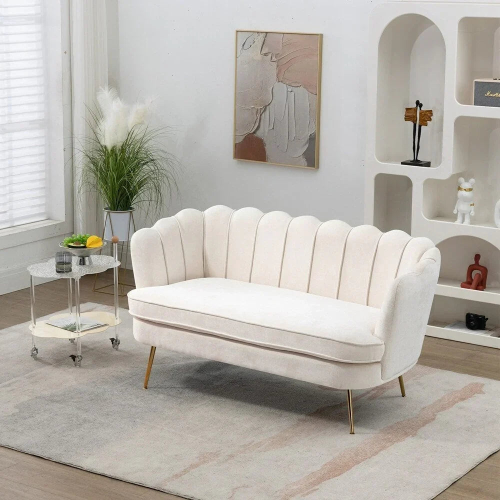Mała dwuosobowa sofa do pokoju ze złotymi metalowymi nogami - 2 miejsca