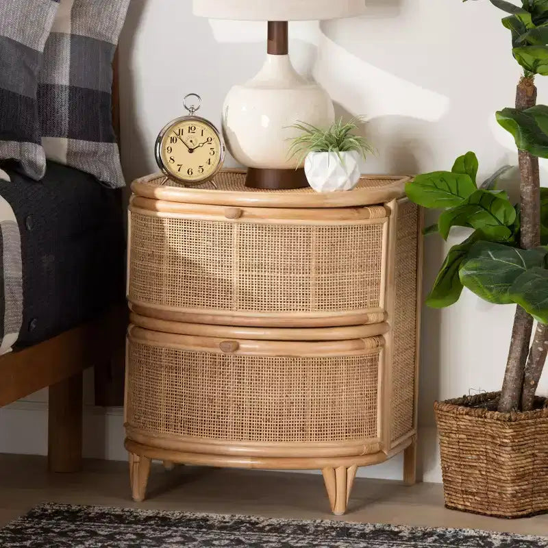 bali & pari Oleta Nowoczesna Szafka Nocna Boho Naturalny Brązowy Rattan 2 Szuflady