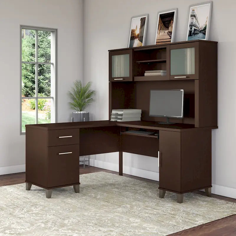 Biurko w kształcie litery L Somerset 60 cali z nadstawką do przechowywania od Bush Furniture