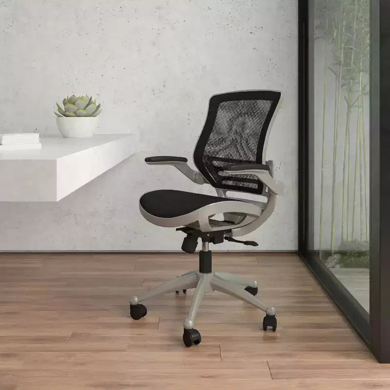 Obrotowe krzesło biurowe gabinetowe Flash Furniture z przezroczystej siatki, z zagłówkiem do połowy pleców i podnoszonymi podłokietnikami