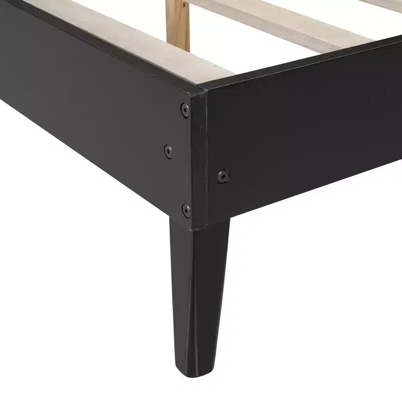 Rama łóżka queen size z litego drewna z 2 szafkami nocnymi, eleganckie łóżko platformowe z połączenia rattanu i drewna z lampami - ModernLuxe