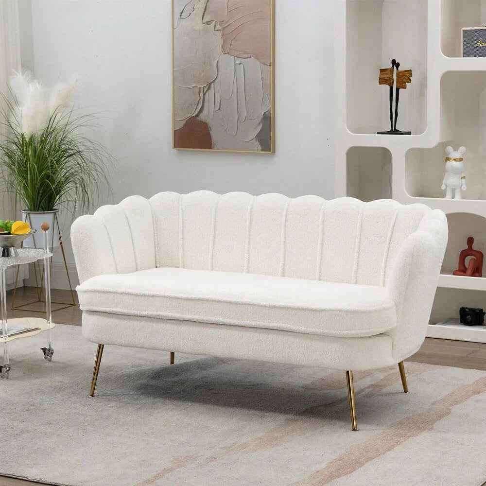 Mała dwuosobowa sofa do pokoju ze złotymi metalowymi nogami - 2 miejsca