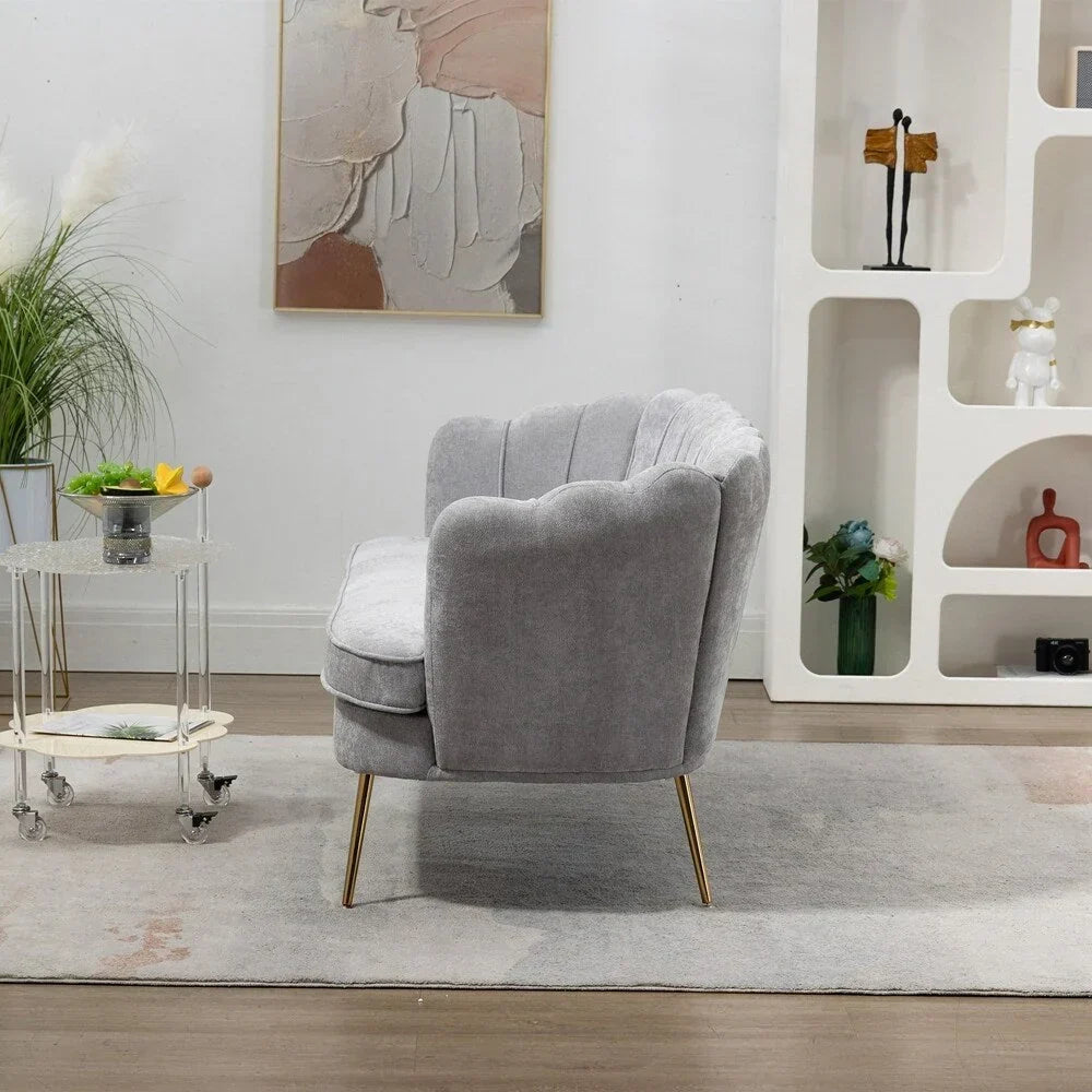 Mała dwuosobowa sofa do pokoju ze złotymi metalowymi nogami - 2 miejsca