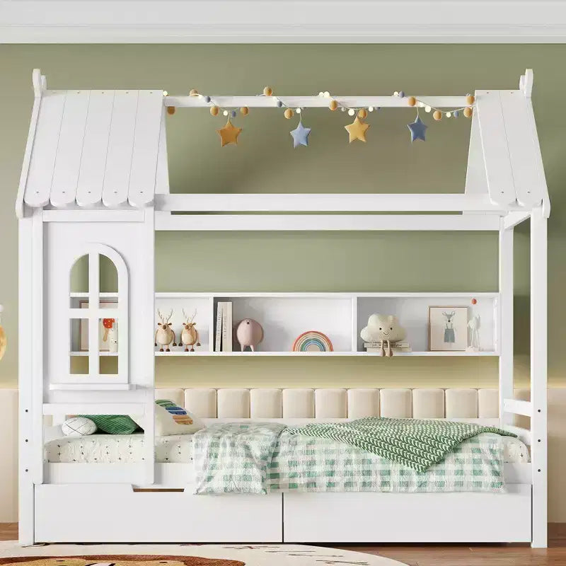 Łóżko domek z szufladami i oknem, rama z litego drewna z półkami, dziecięcy design, jasna biel