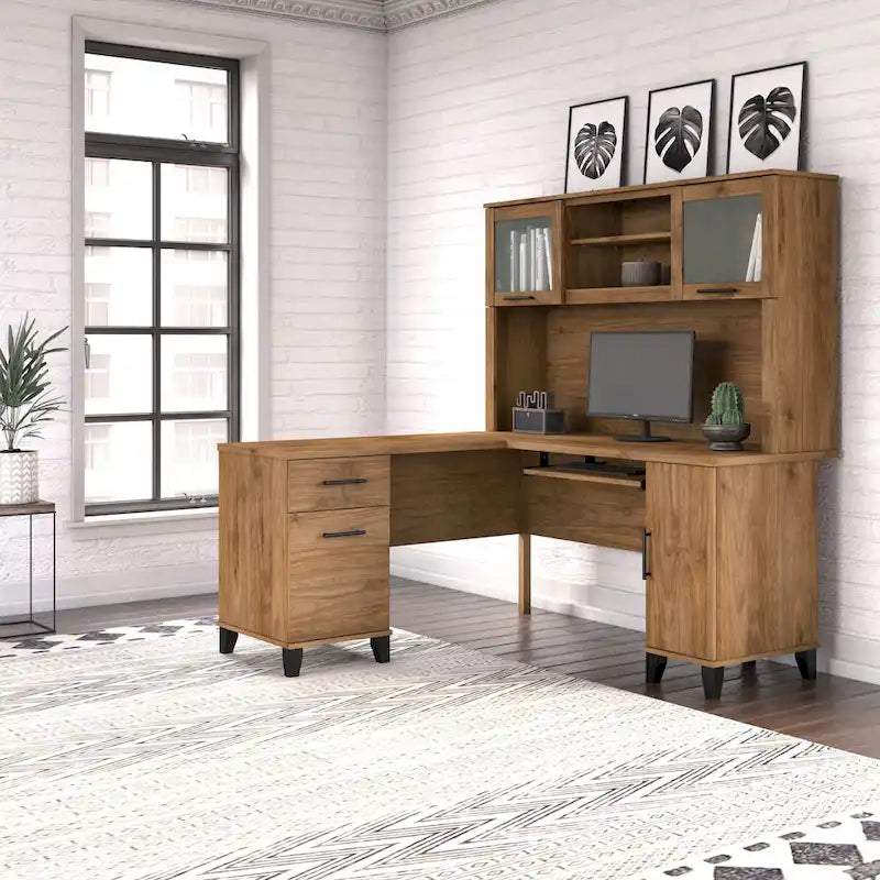 Biurko w kształcie litery L Somerset 60 cali z nadstawką do przechowywania od Bush Furniture