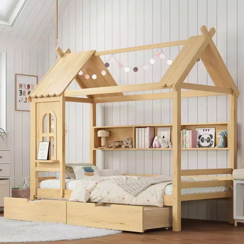 Łóżko domek z szufladami i oknem, rama z litego drewna z półkami, dziecięcy design, jasna biel