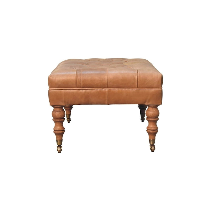 Rzemieślnicza otomana Artisan Furniture ze skóry buffalo w kolorze tan, z litego drewna, na nóżkach z kółkami