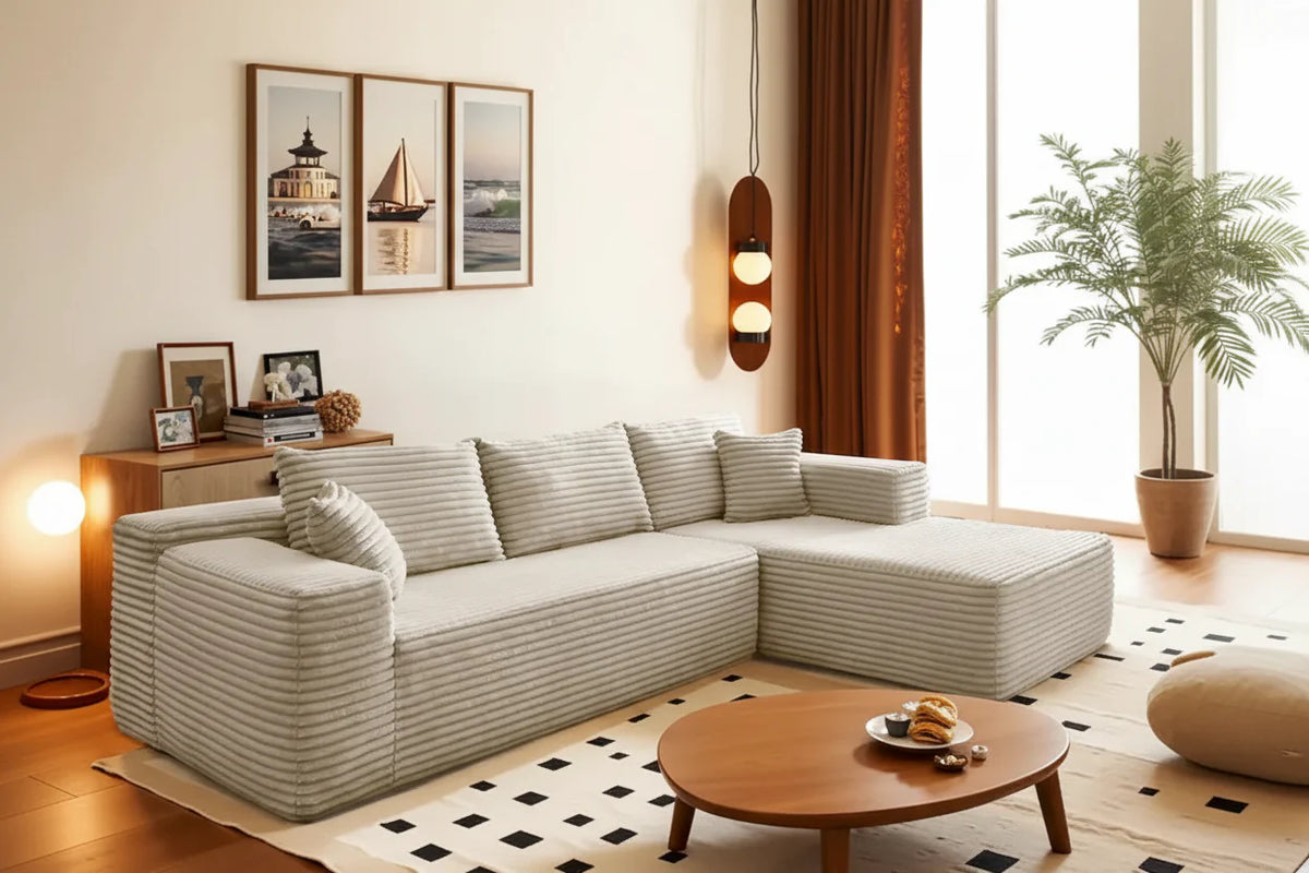 Nowoczesna tapicerowana sofa typu chaise longue z poduszkami do salonu